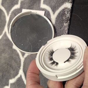 Meylora Magnetic Lashes***FOUR SETS*** INCLUDED OF MAGNETIC 🧲🧲🧲🧲 LASHES